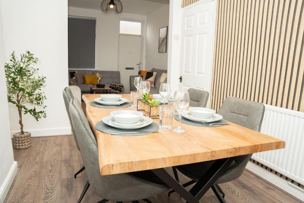 Stylish Home In York - Free Wifi & Parking - Close To Racecourse & City Centre Exterior foto