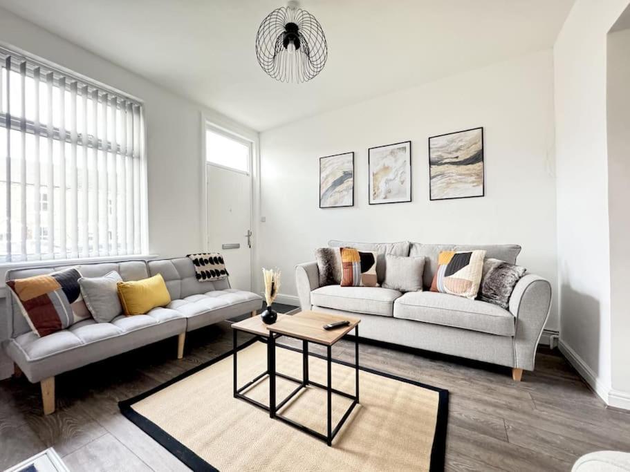 Stylish Home In York - Free Wifi & Parking - Close To Racecourse & City Centre Exterior foto